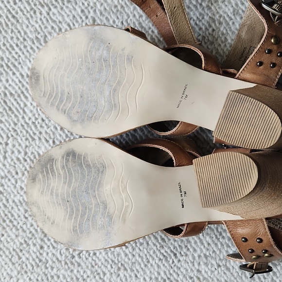 Sandals - Picture 4 of 4